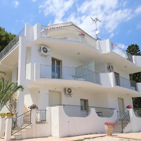 Apartment Aurora Giardini Naxos