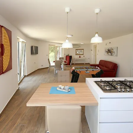 Aurora * Giardini-Naxos