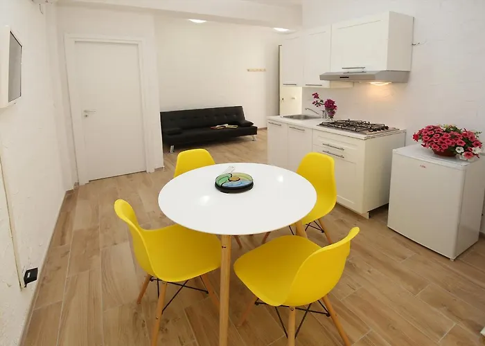 Aurora * Giardini Naxos